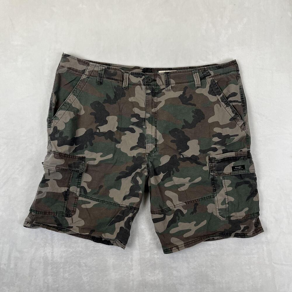 Wrangler Cargo Shorts Mens 46 Green Camo Ripstop Relaxed Fit 10 Inseam Utility